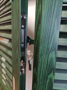 persiana blindata effetto legno verde
